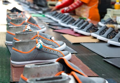 fabricate metal shoes|material used in making shoes.